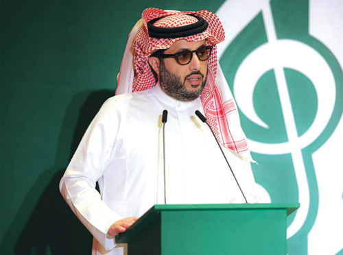  تركي آل الشيخ ملقيا كلمته في الحفل