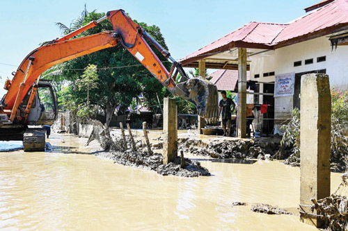 وفاة نحو 700 شخص جراء عاصفة جنوب شرق آسيا 