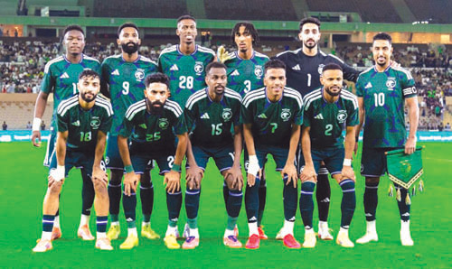 الأخضر يفتتح مشوار الثالثة أمام عمان 