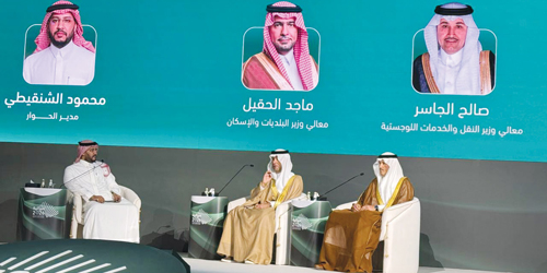  الجاسر خلال المؤتمر الصحفي