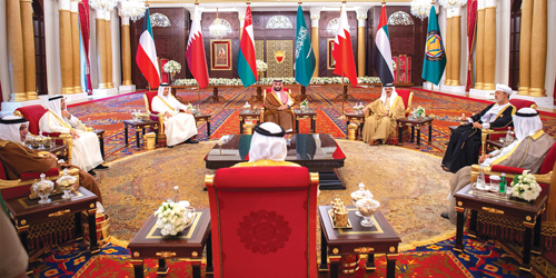  ولي العهد خلال رئاسته وفد المملكة في القمة الخليجية