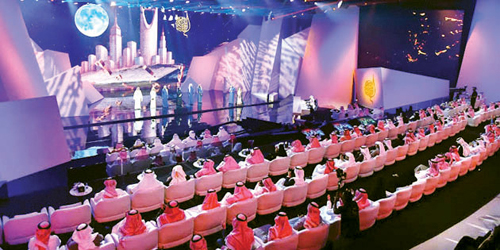 احتدام المنافسة بين شعراء برنامج «شاعر الراية» 