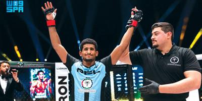 تتويج أبطال دوري المقاتلين المحترفين 