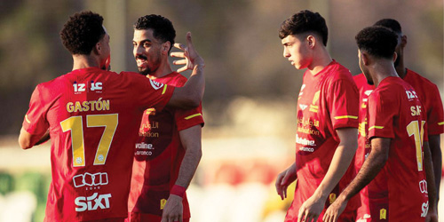 القادسية يكسب خورفكان بثلاثية في معسكره بدبي 