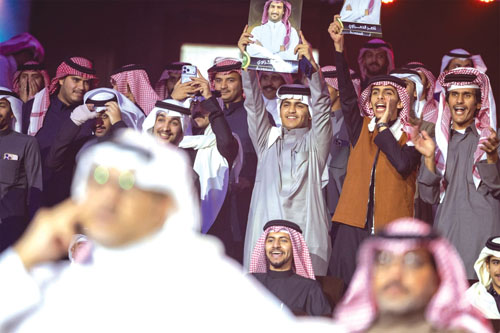 تأهل الحمزاوي.. ولجنة تحكيم «شاعر الراية» تمنح هندي كارتها الذهبي 