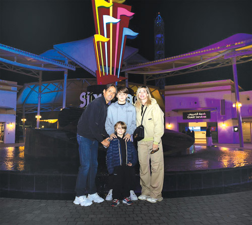 مدرب ومنسوبي نادي الهلال الإيطالي في (Six Flags Qiddiya City) 