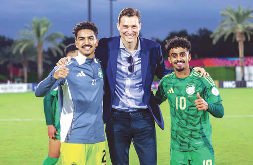 بن هاربورغ مع نجوم أولمبي الأخضر