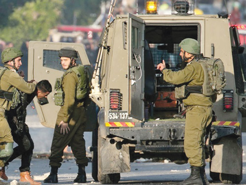 جيش الاحتلال الإسرائيلي يشن حملة مداهمات واعتقالات في الضفة الغربية 