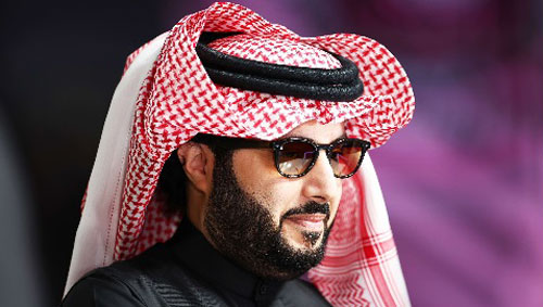 تركي آل الشيخ يلجم نقاد الموجة بالحقيقة 