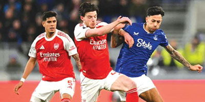 آرسنال يستعيد صدارة الدوري الإنجليزي 