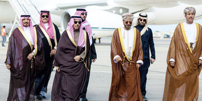 وزير الخارجية يصل إلى مسقط 