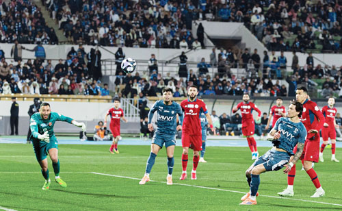 كبير الدوري ينتزع الصدارة والقادسية يجدد آماله ونيوم يتجاوز الحزم 