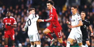 ليفربول يتعثر بالتعادل.. ومانشستر سيتي يواصل نزيف النقاط 