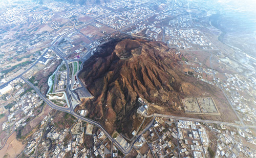 جبل «الحيلة» بعسير.. تكوين جيولوجي فريد 