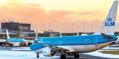 إلغاء أكثر من 700 رحلة جوية بمطار أمستردام في هولندا بسبب تساقط الثلوج 