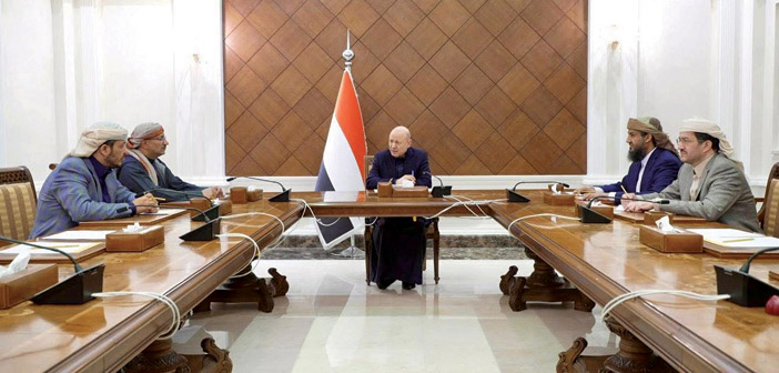 قرار رئاسي يمني بإسقاط عضوية عيدروس الزبيدي من عضوية المجلس وإقالة وزيرين متمردين 