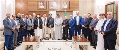 التحالف: عيدروس هرب عن طريق نفس السفينة التي أفرغت حمولتها الأسبوع الماضي في ميناء المكلا 