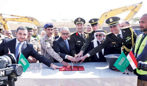 بحضور السفير المصري وممثلي وزارة الدفاع بالمملكة 