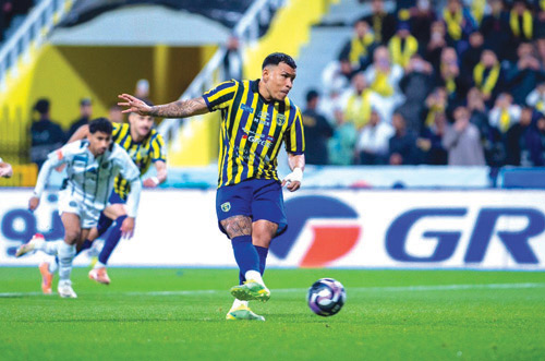 الأهلي والتعاون وجهاً لوجه نحو الوصافة.. ونشوة القادسية تهدد الفيحاء.. والشباب يستضيف نيوم 