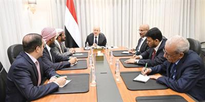 مجلس القيادة يقر إجراءات تطبيع الأوضاع في اليمن وملء شواغر عضويته 