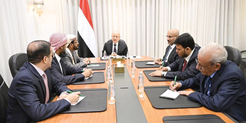 مجلس القيادة يقر إجراءات تطبيع الأوضاع في اليمن وملء شواغر عضويته 