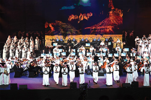 روائع الأوركسترا السعودية تتألق في «مرايا» العُلا  