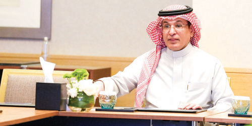 ورشة عمل كبرى تسابق الزمن 