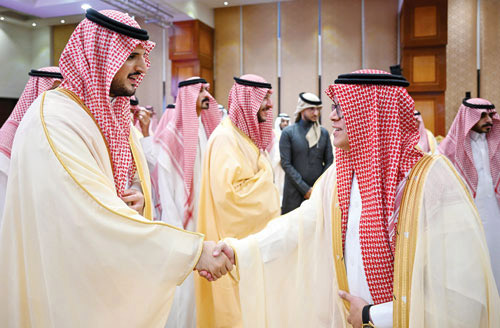 الأمير فواز بن سلطان يستقبل المهنئين بمناسبة تعيينه محافظاً للطائف 