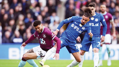 من لقاء تشلسي وبيرنلي