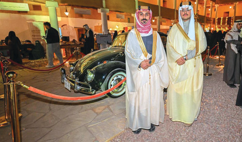 الوطن يحتفي بيوم التأسيس 