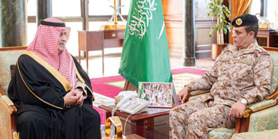أمير تبوك يستقبل قائد المنطقة الشمالية الغربية 