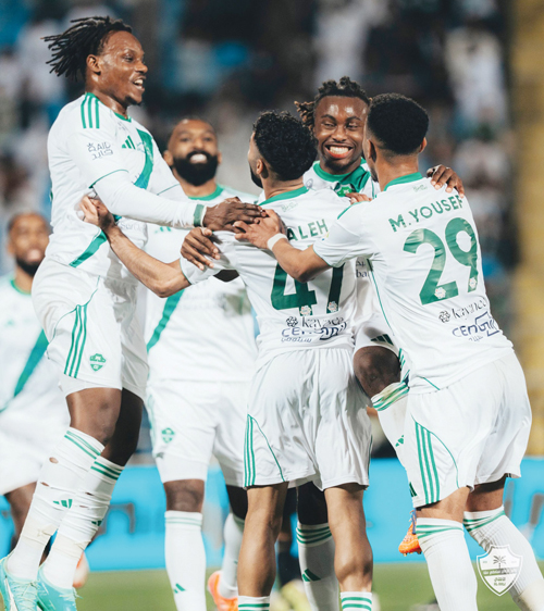 الأهلي ينتصر ويتصدر والفتح يعادل ضمك 