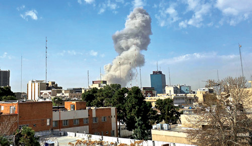 بعد مقتل خامنئي.. إيران تتوعّد الولايات المتحدة وإسرائيل بضربات «لم يسبق لها مثيل» 