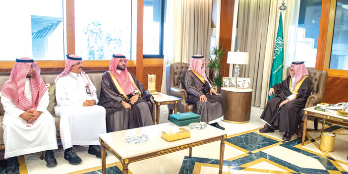 أمير المنطقة الشرقية يطّلع على أعمال فرع المركز الوطني لتنمية الغطاء النباتي 