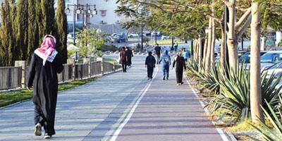 المشي في رمضان.. وعي صحي متنامٍ في عسير 