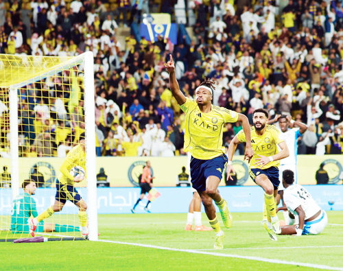 سيمكان عزز صدارة النصر في الوقت القاتل والقادسية يقسو على الخلود 