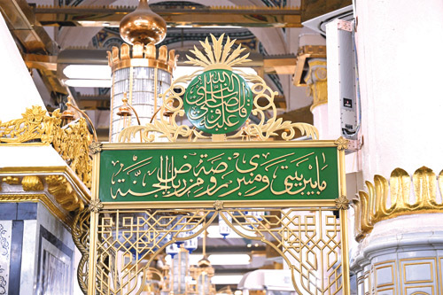 معالم تاريخية في المسجد النبوي تجسّد جمال العمارة الإسلامية 
