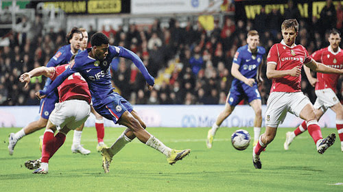 من لقاء تشلسي وريكسهام