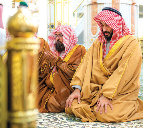 سمو ولي العهد في زيارته لمسجد رسول الله