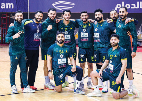 يد الخليج تقترب من حسم الدوري 