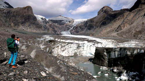 تغير المناخ يسرع بذوبان الأنهار الجليدية في النمسا 