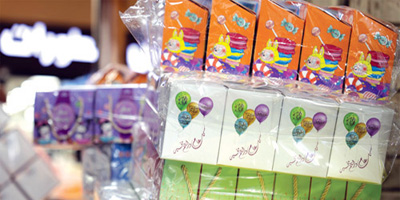 «حلويات العيد».. تصنع فرحة الأطفال 