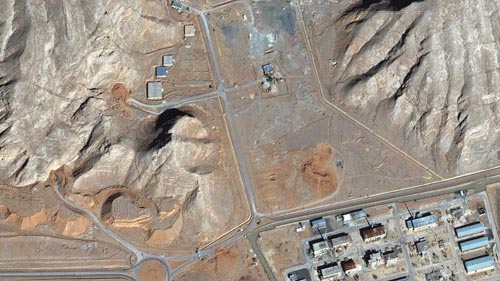 غارات أمريكية تستهدف منشأة نطنز النووية 