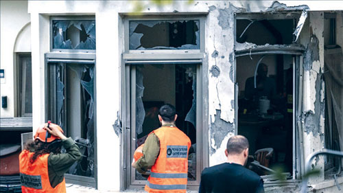 إيران أطلقت أكثر من 400 صاروخ باليستي باتجاه إسرائيل 