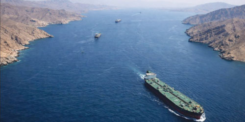 سينتكوم: هرمز مفتوح لكن السفن لا تمر خوفاً من تهديد إيران 