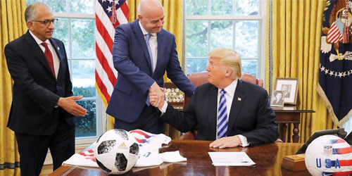  ترامب نال جائزة فيفا للسلام