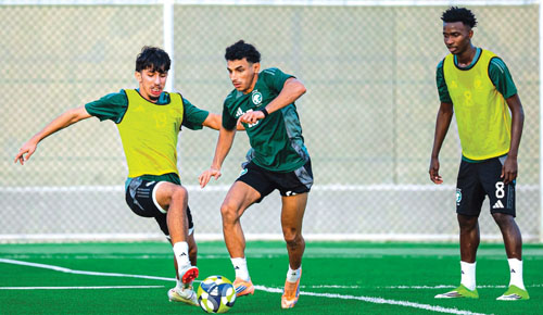 يواجه قطر بعد غد الجمعة 