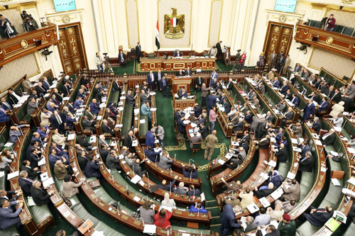 أعضاء مجلسي النواب والشيوخ بمصر يدينون اعتداءات إيران على دول الخليج 