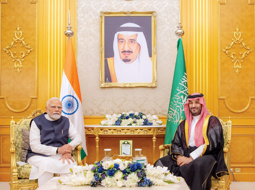 ولي العهد بحث مع رئيس الوزراء الهندي تداعيات التصعيد العسكري في المنطقة