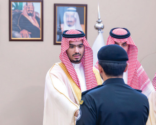 الأمير راكان بن سلمان يستقبل قادة القطاعات الأمنية بالمحافظة